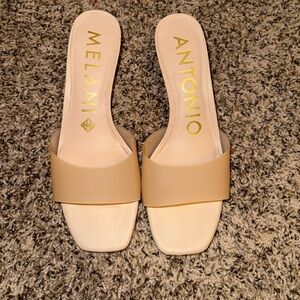 Antonio Melani kitten heels